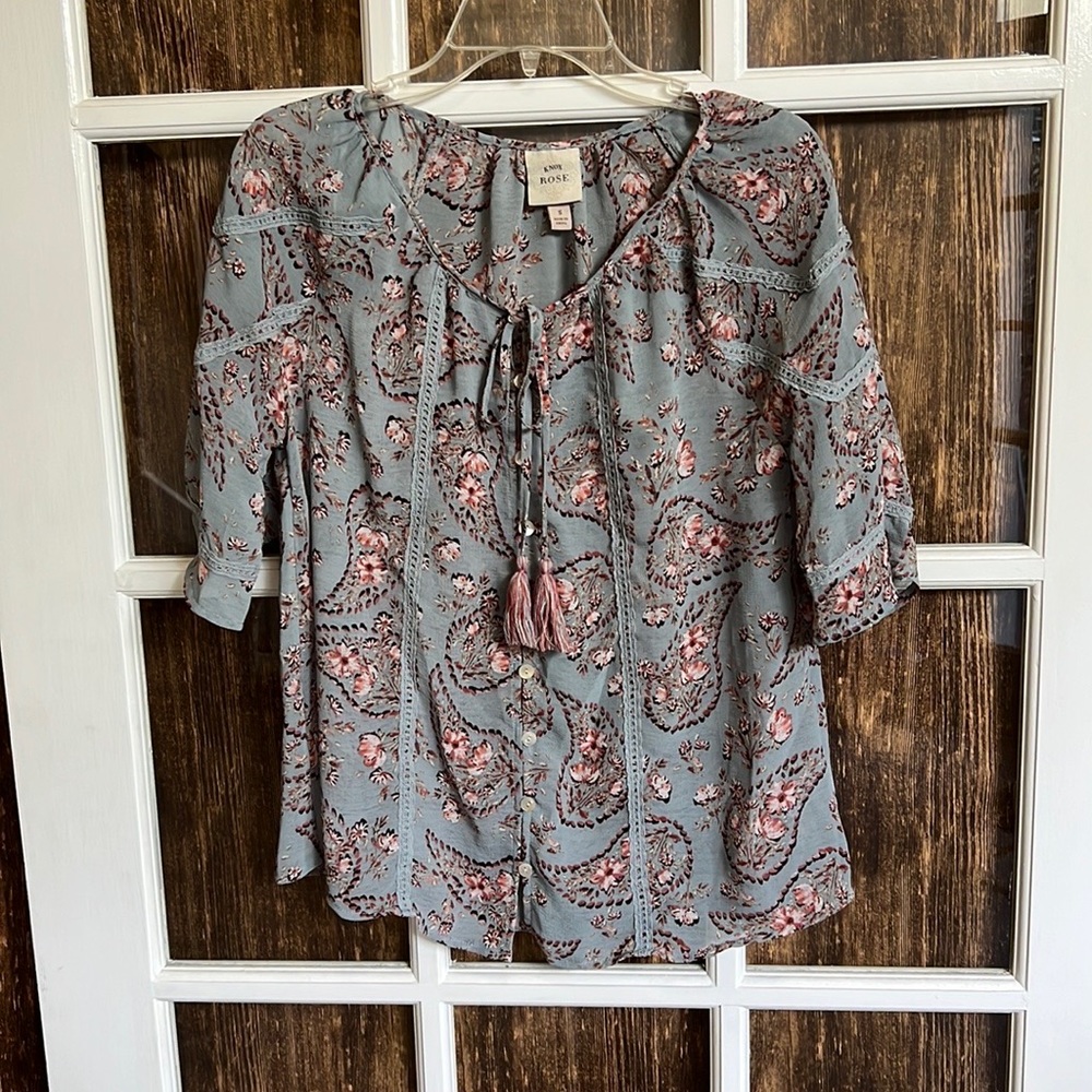 ✨Knox Rose Sheer Boho Blue Floral Top size Small